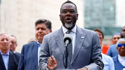 Trump's looming Chicago takeover puts violent illegal immigrant crimes in spotlight: 'Incompetent mayor'
