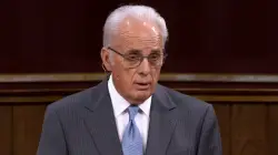 California pastor John MacArthur hospitalized with life-threatening illness as church community rallies